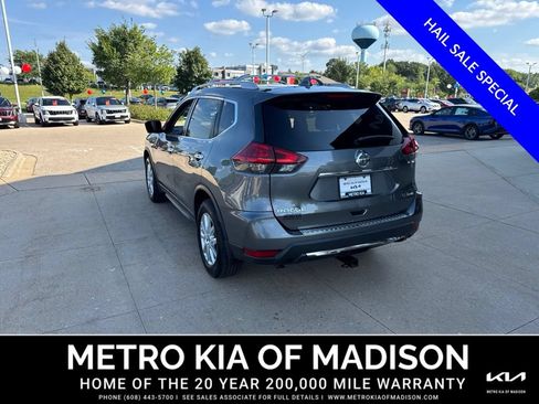 Used 2017 Nissan Rogue SV AWD/4WD image 3