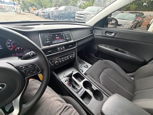 Used 2016 Kia Optima LX FWD image 14