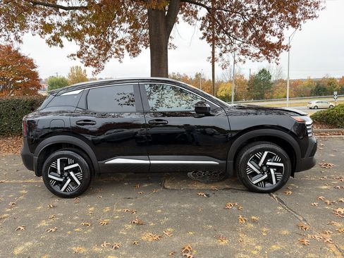 New 2026 Nissan Kicks SV image 8