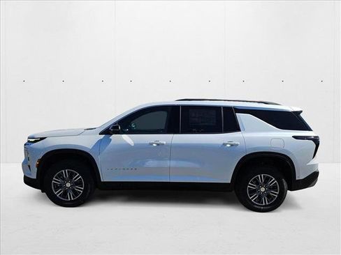 New 2025 Chevrolet Traverse LT w/ Enhanced Driving Package image 10