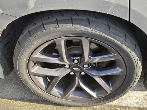 Used 2019 Dodge Charger R/T w/ Blacktop Package image 9