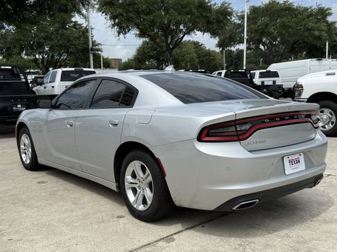 Used 2023 Dodge Charger SXT RWD image 7