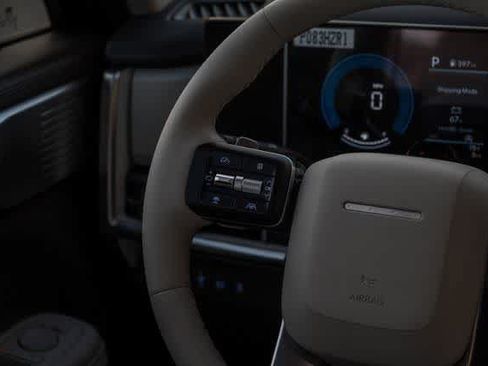 Used 2025 Hyundai Santa Fe SEL FWD image 19