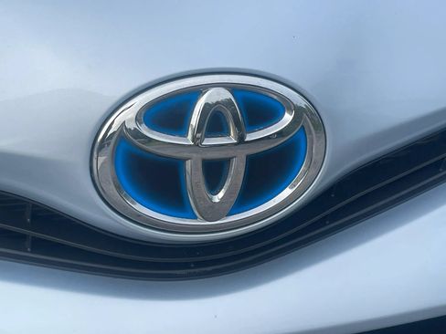 Used 2016 Toyota Prius V Five FWD image 51