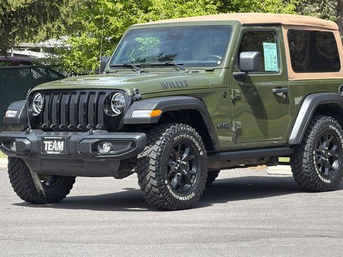 Used 2022 Jeep Wrangler Sport AWD/4WD image 8