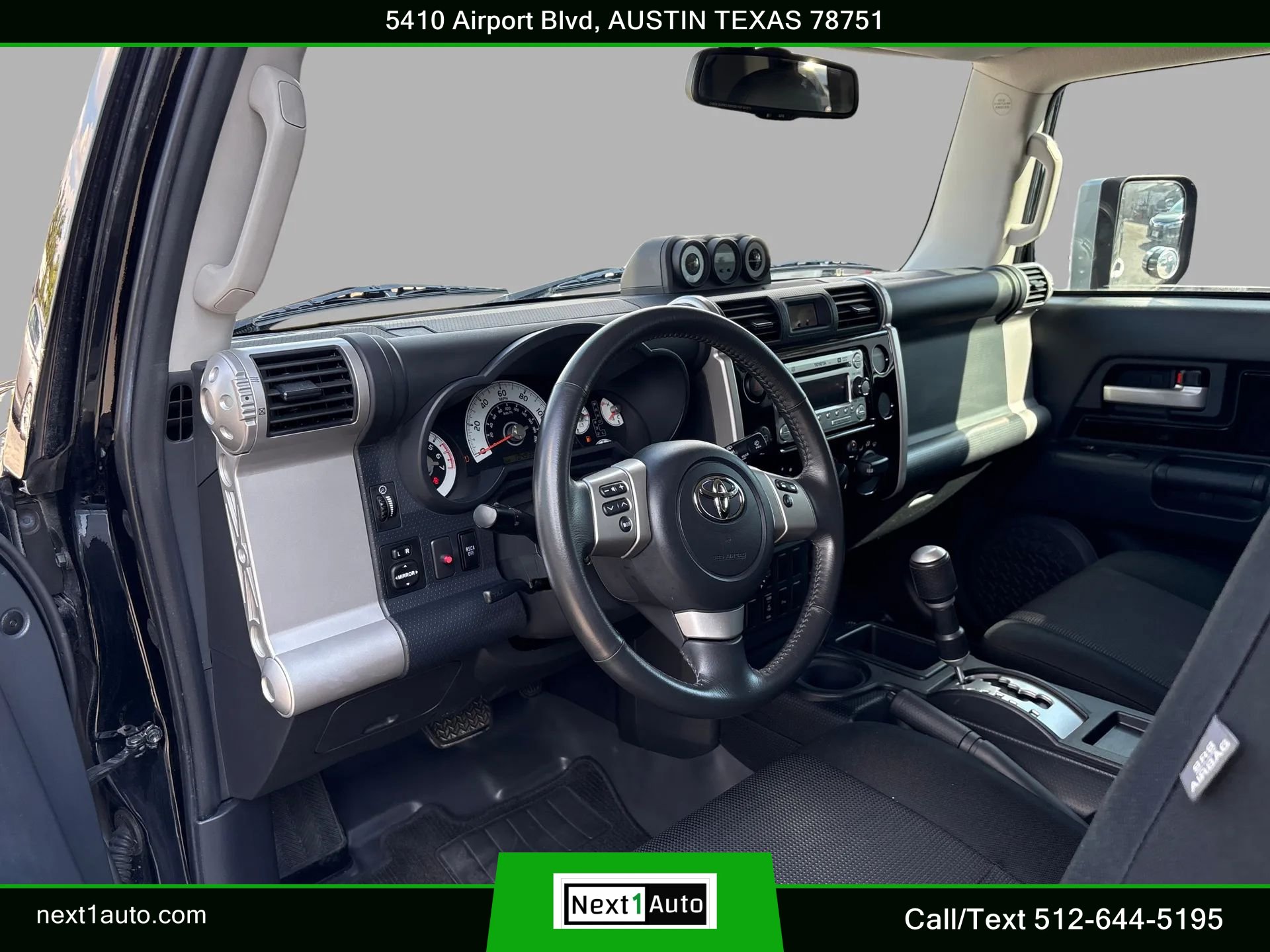 Used 2011 Toyota FJ Cruiser 2WD w/ Upgrade Pkg image 15