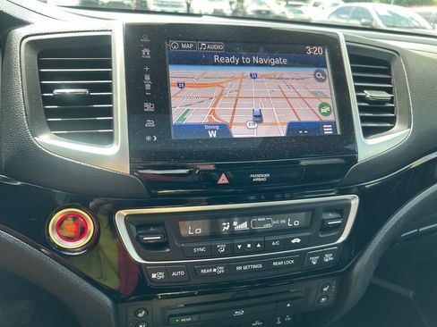 Used 2018 Honda Pilot Elite image 21