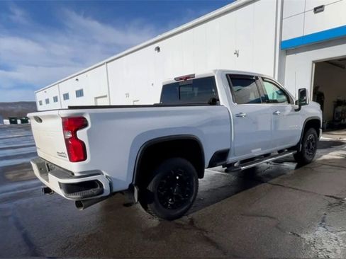 Certified 2022 Chevrolet Silverado 2500 High Country w/ Z71 Off-Road Package image 8