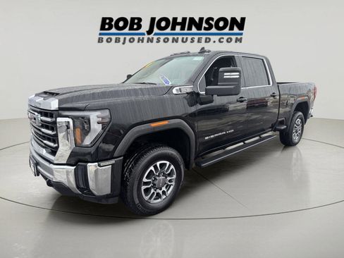 Used 2024 GMC Sierra 2500 SLE w/ SLE Value Package; image 3