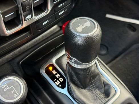 Used 2021 Jeep Wrangler Unlimited Sport AWD/4WD image 26