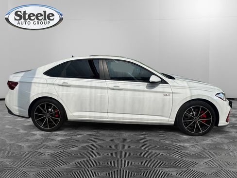 Used 2025 Volkswagen Jetta GLI Autobahn FWD image 6