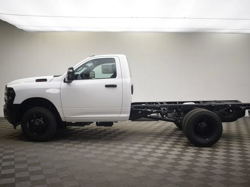 New 2026 RAM 3500 Tradesman AWD/4WD image 14