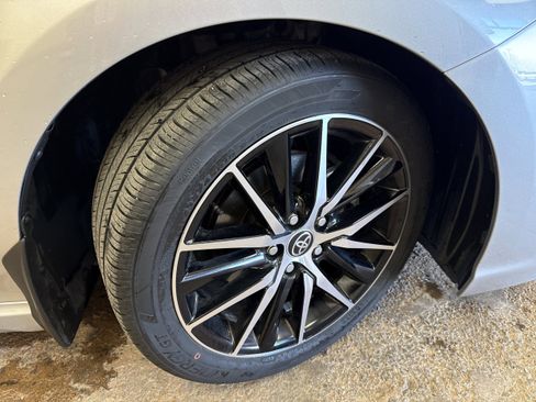 Used 2023 Toyota Camry SE w/ Convenience Package image 10