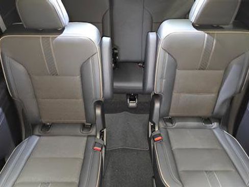 New 2026 Chevrolet Traverse High Country image 32