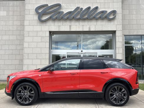 Used 2025 Cadillac Optiq Sport 2 AWD/4WD image 10