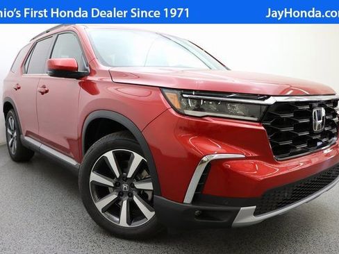 Certified 2025 Honda Pilot Touring image 1