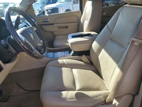 Used 2012 Cadillac Escalade Premium image 24