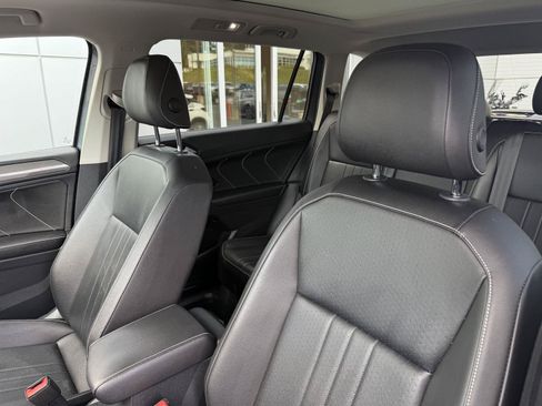 Used 2022 Volkswagen Tiguan SE AWD/4WD image 13