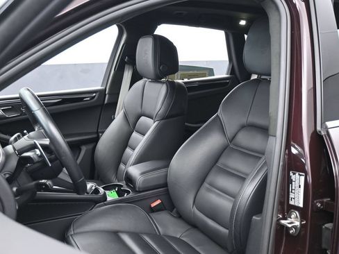 Used 2025 Porsche Macan GTS AWD/4WD image 10