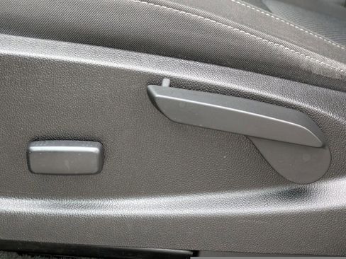 Used 2016 Chevrolet Colorado LT w/ LT Convenience Package image 20