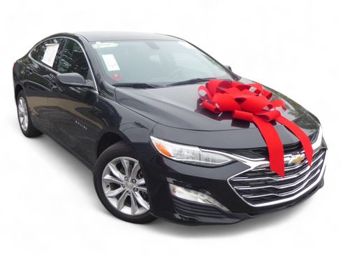 Used 2019 Chevrolet Malibu LT image 2