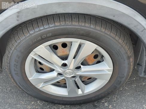 Used 2020 Nissan Kicks S image 8