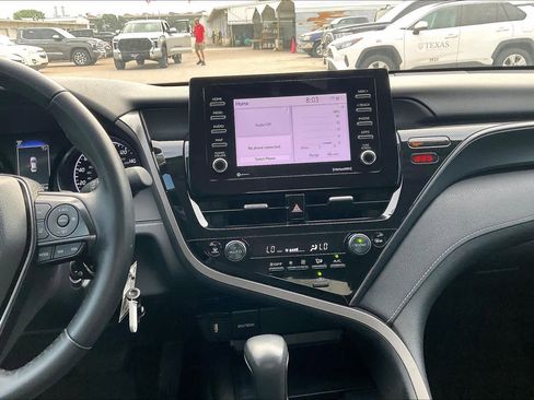 Used 2022 Toyota Camry SE FWD image 5