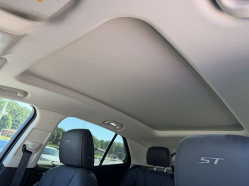 Used 2023 Buick Envision Essence w/ Sport Touring Package AWD/4WD image 14