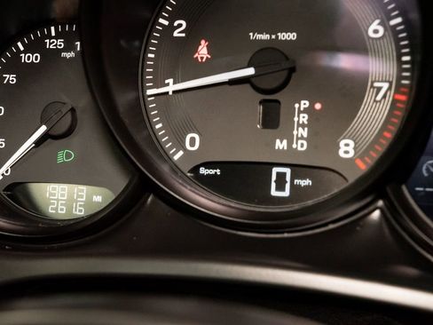 Used 2022 Porsche Macan AWD/4WD image 22