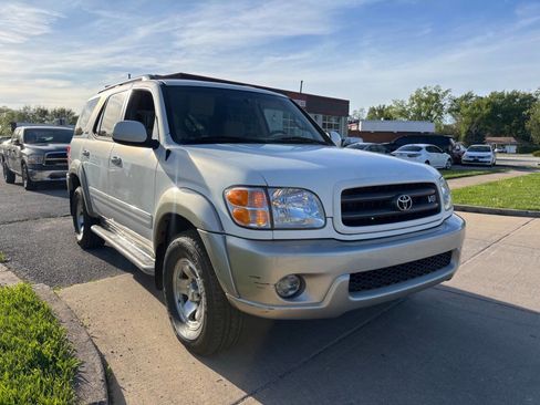 Used 2002 Toyota Sequoia SR5 AWD/4WD image 3
