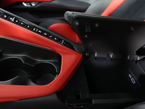 Used 2024 Chevrolet Corvette Z06 RWD image 36