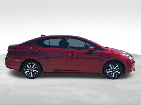 Used 2021 Nissan Versa SV FWD image 2