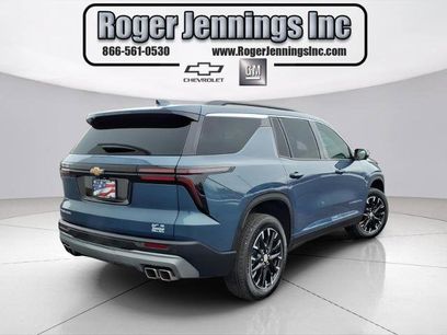 Used 2025 Chevrolet Traverse LT w/ Sun and Wheel Package