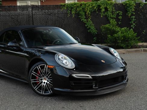 Used 2014 Porsche 911 Turbo image 15