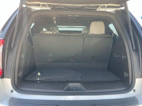 Used 2021 GMC Yukon SLT w/ SLT Premium Package RWD image 8