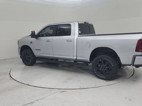 New 2026 RAM 2500 Laramie w/ Night Edition AWD/4WD image 10