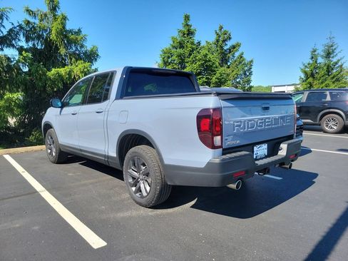 Used 2025 Honda Ridgeline Sport image 4