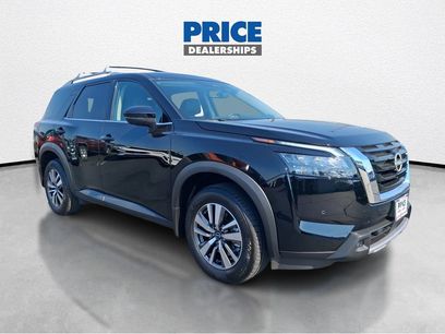 Used 2025 Nissan Pathfinder SL