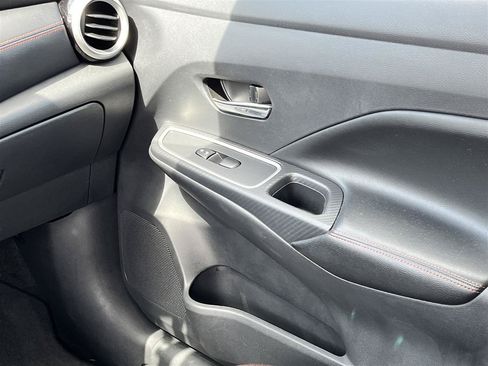 Used 2025 Nissan Versa SR FWD image 19