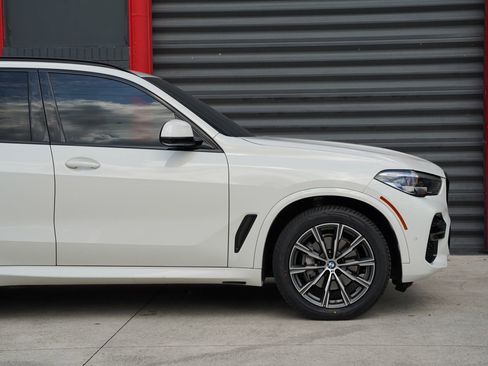Used 2022 BMW X5 sDrive40i w/ M Sport Package RWD image 2