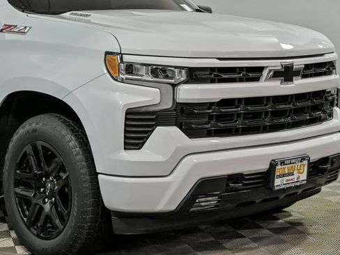 Used 2023 Chevrolet Silverado 1500 RST w/ Z71 Off-Road Package AWD/4WD image 2