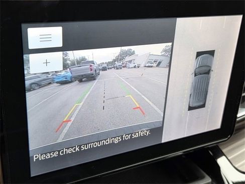 Used 2023 Ford Explorer Limited image 32