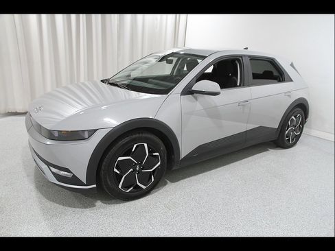 Certified 2024 Hyundai Ioniq 5 SEL RWD image 3