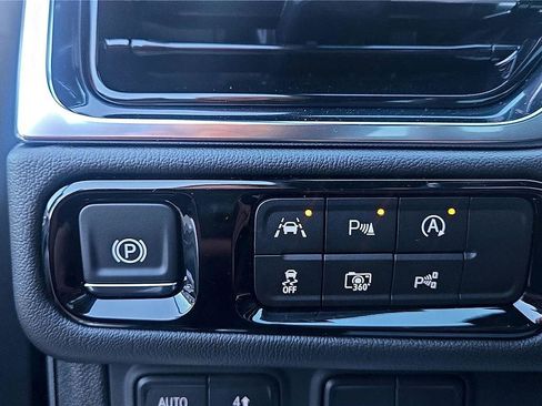 New 2026 GMC Yukon XL Denali w/ Sun & Power Step Package image 33