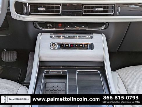 Certified 2025 Lincoln Aviator Reserve w/ Illumination Package AWD/4WD image 19