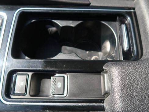 Used 2020 Jaguar F-PACE S image 32