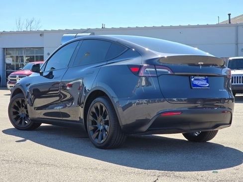 Used 2024 Tesla Model Y Long Range AWD/4WD image 22