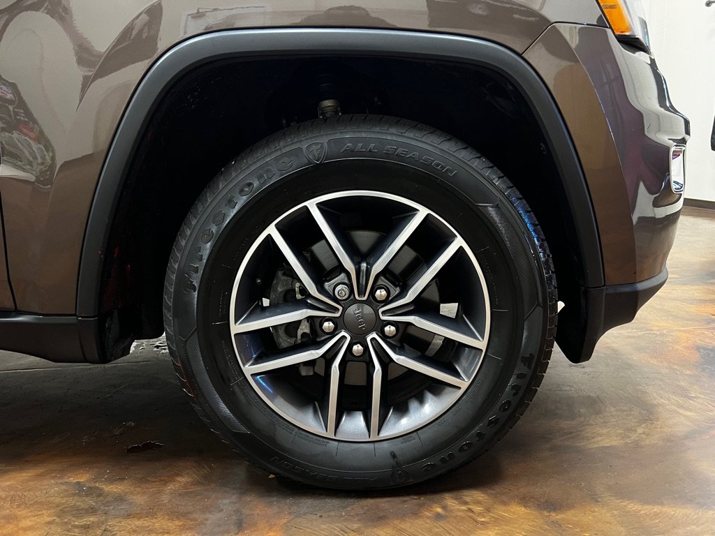 Used 2019 Jeep Grand Cherokee Limited AWD/4WD image 45