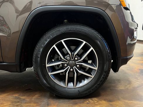 Used 2019 Jeep Grand Cherokee Limited AWD/4WD image 45