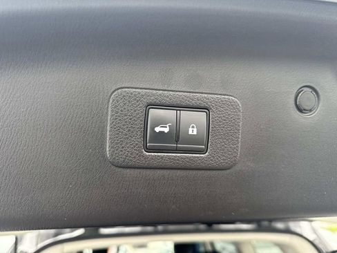 Used 2024 Nissan Armada SL w/ Captain's Chairs Package AWD/4WD image 7